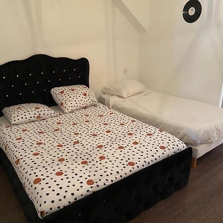 Villenauxe Restaurant Le Mange Disque B&B 외부 사진