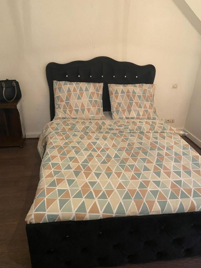 Villenauxe Restaurant Le Mange Disque B&B 외부 사진